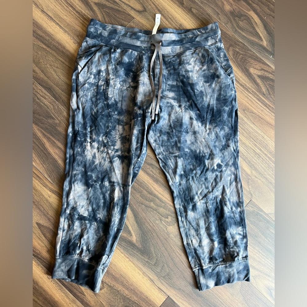 Lululemon Ready to Rulu High-Rise Jogger Crop Size 14 Color tie dye navy